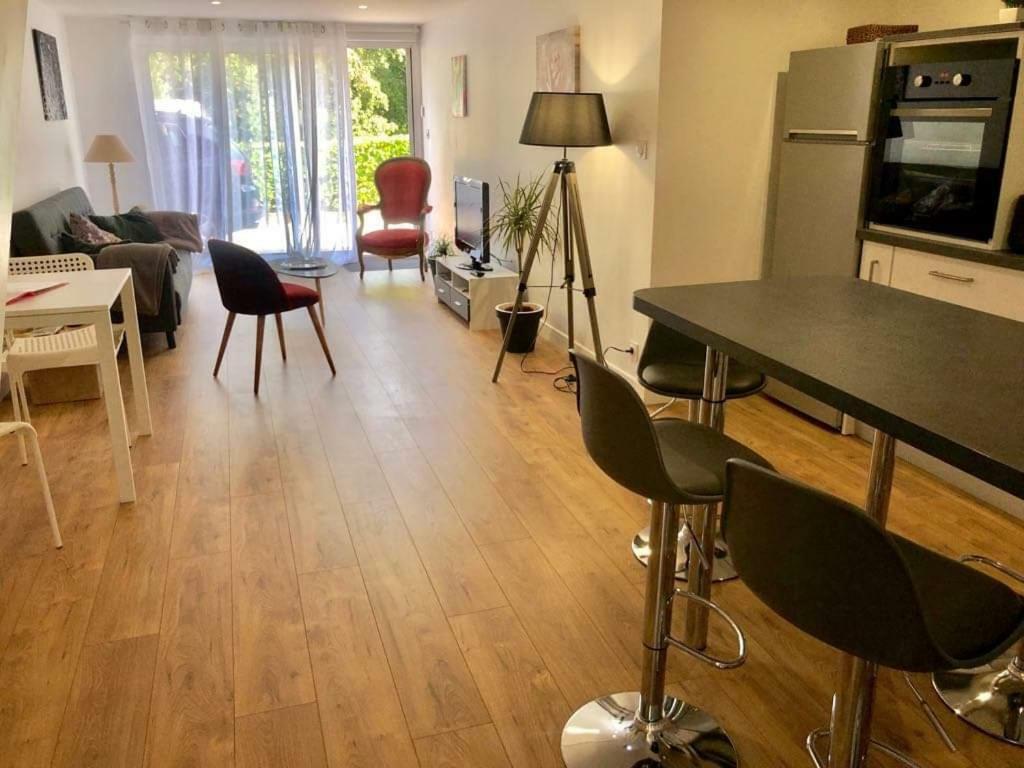 T3 L'olivier & Jardin 1 A 4 Pers A Terra Apartment *